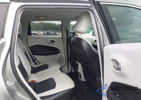 2018 Jeep Compass Limited Fwd из США, поврежденный, VIN 3C4NJCCB7JT358766